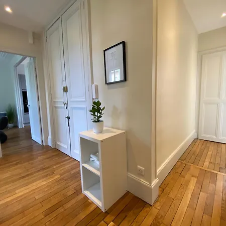De Caractere Climatise Avec Terrasse Avenue Foch Apartamento Nancy