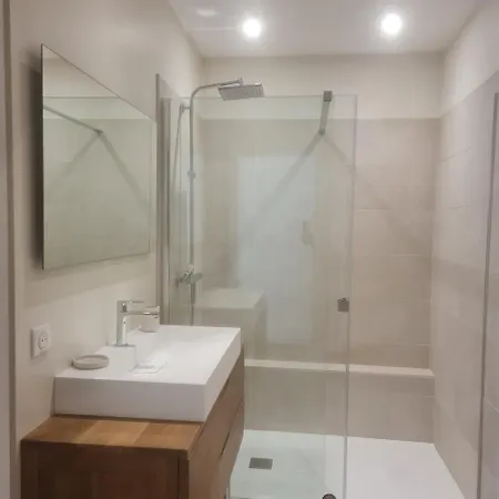 Apartamento De Caractere Climatise Avec Terrasse Avenue Foch