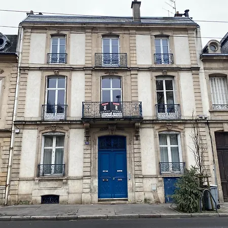 De Caractere Climatise Avec Terrasse Avenue Foch Apartamento *